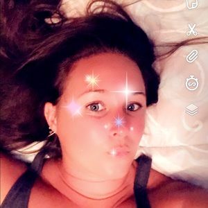 Meet your Posher, Lara